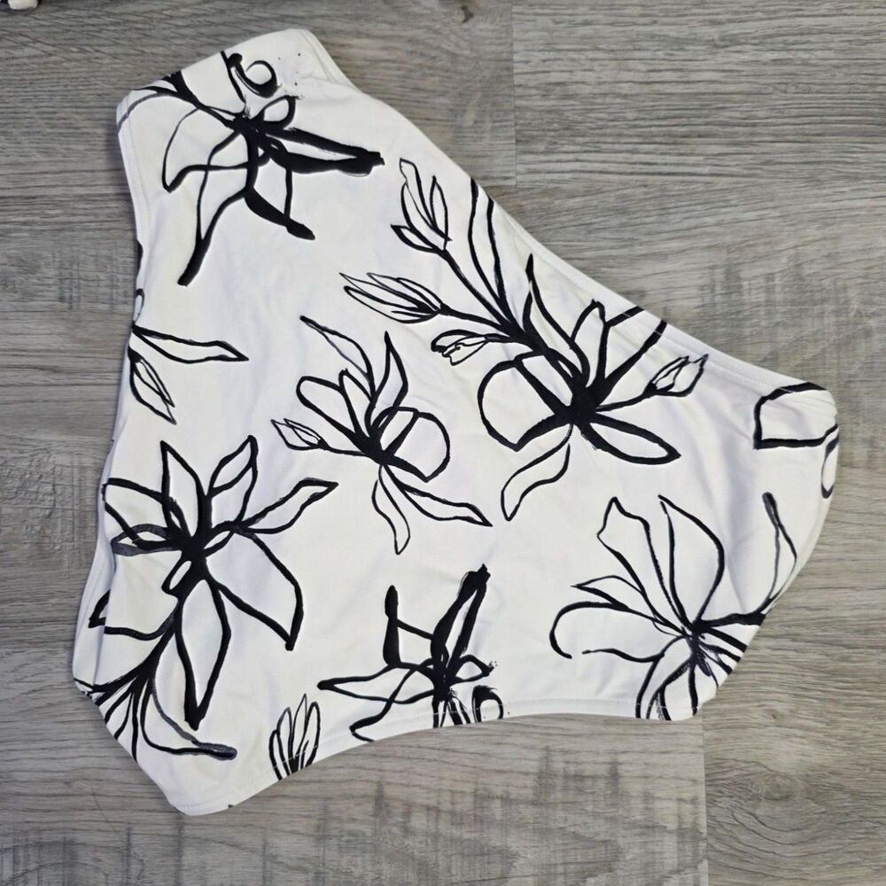 Revel Rey NWOT White Floral Asymmetrical Bikini Small High Cut Structured Set - Picture 6 of 7